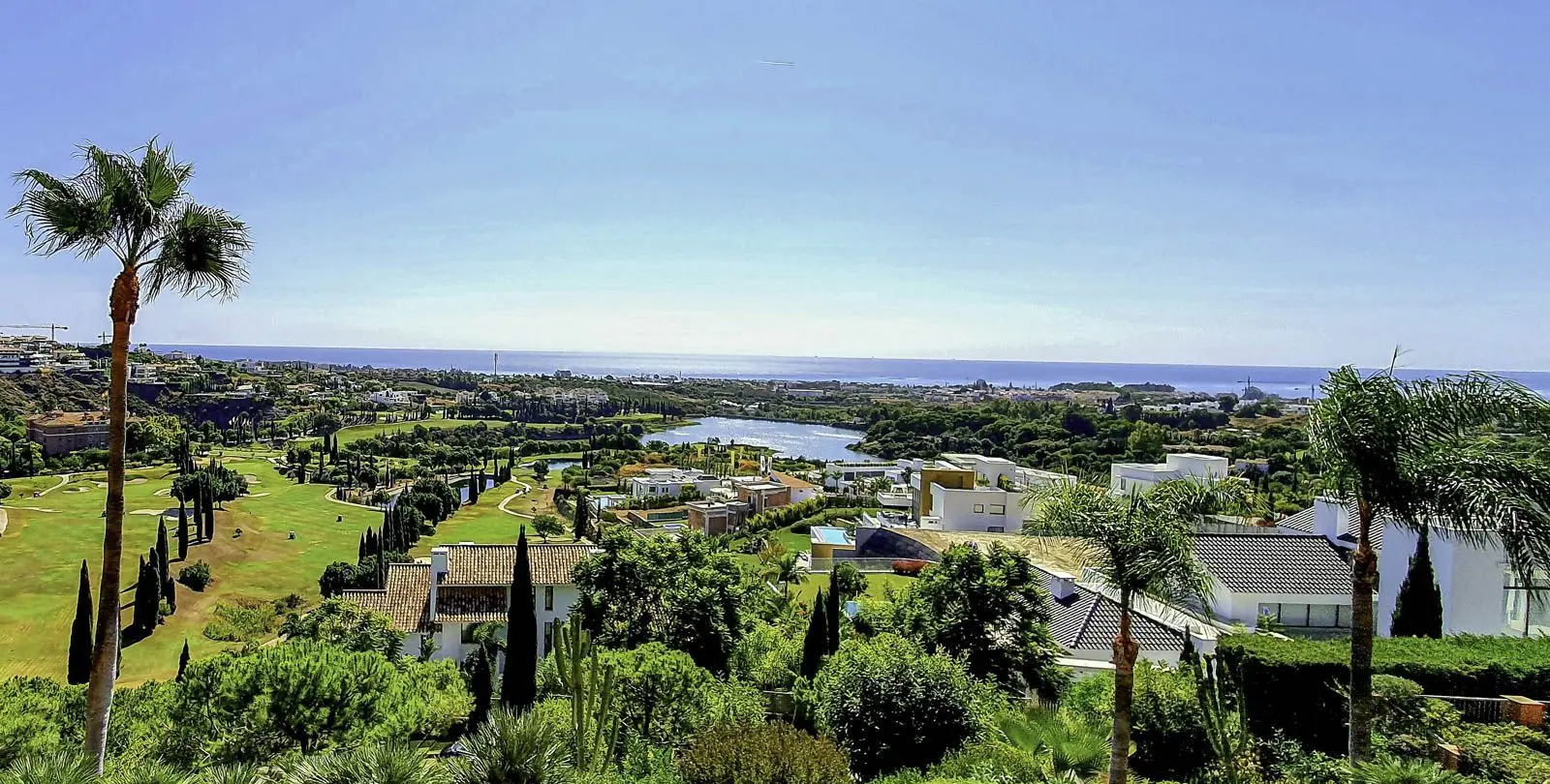 Venta de apartamento en planta media en Los Flamingos 6