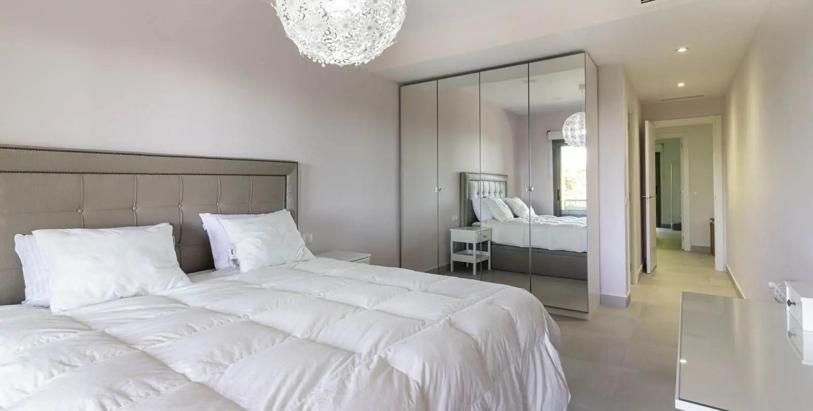 Venta de apartamento en planta media en Los Flamingos 15
