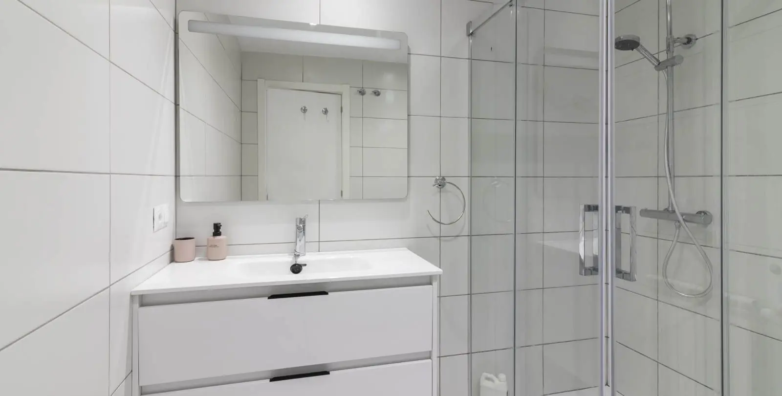 Venta de apartamento en planta media en Los Flamingos 17