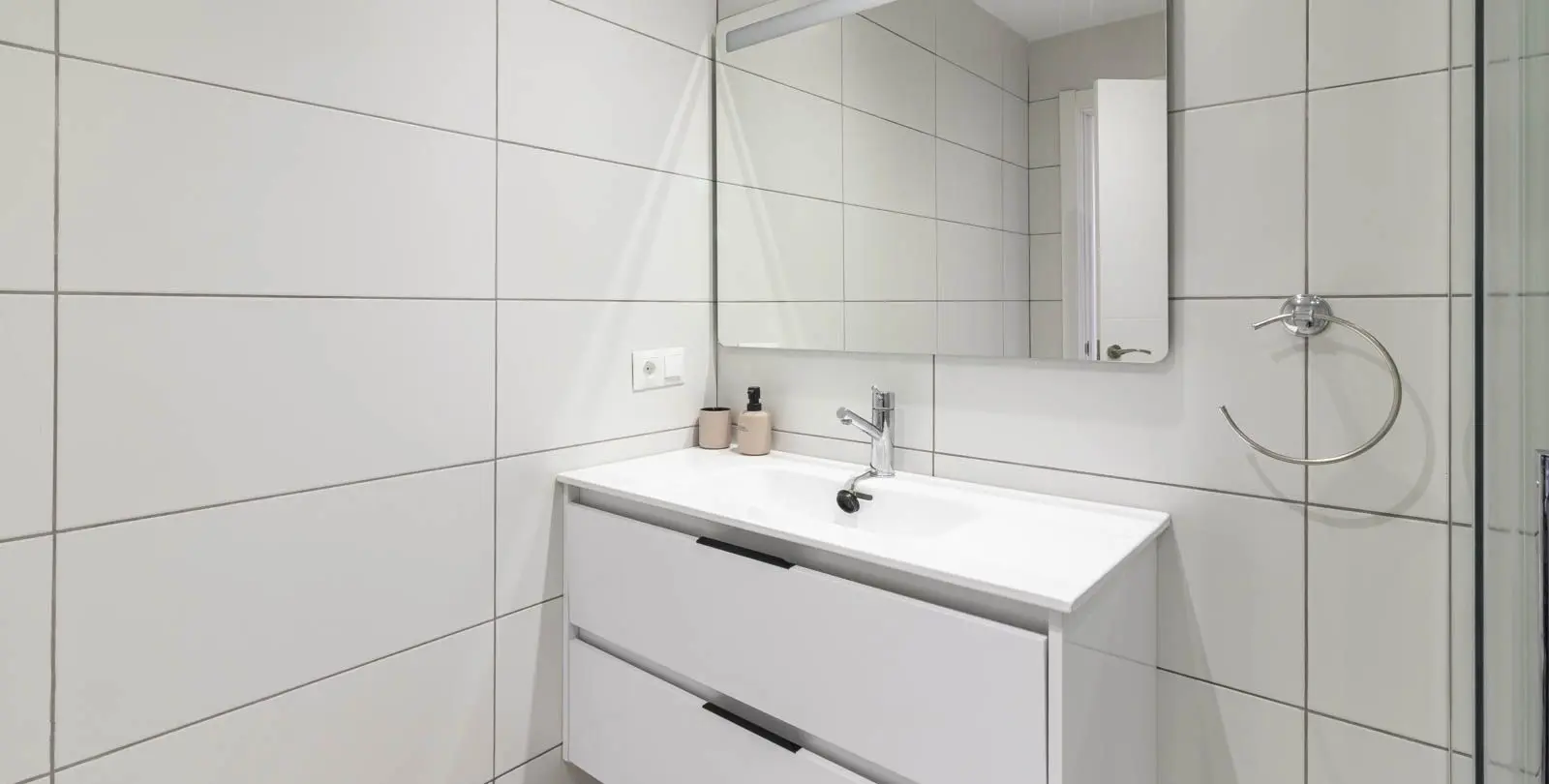 Venta de apartamento en planta media en Los Flamingos 18