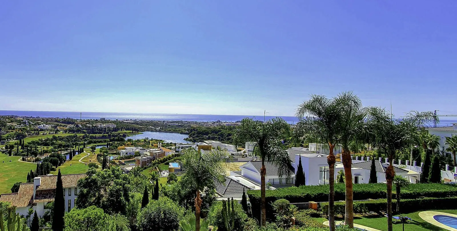 Venta de apartamento en planta media en Los Flamingos 22