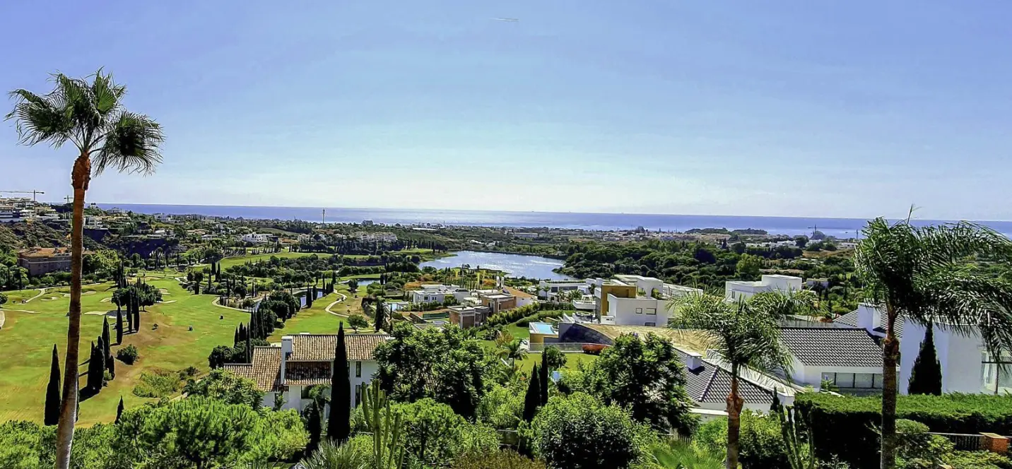 Sale of middle floor apartment in Los Flamingos 2