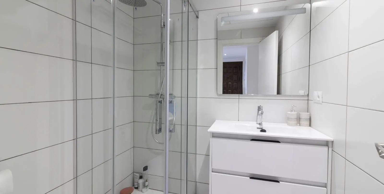 Sale of middle floor apartment in Los Flamingos 18