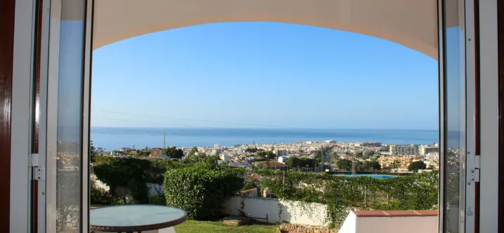 Venta de villa independiente en Nerja 2