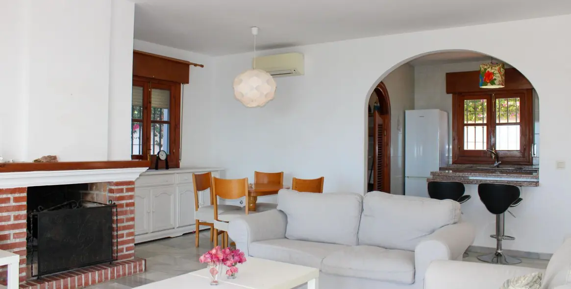 Продажа  отдельно стоящей виллы в Nerja 6