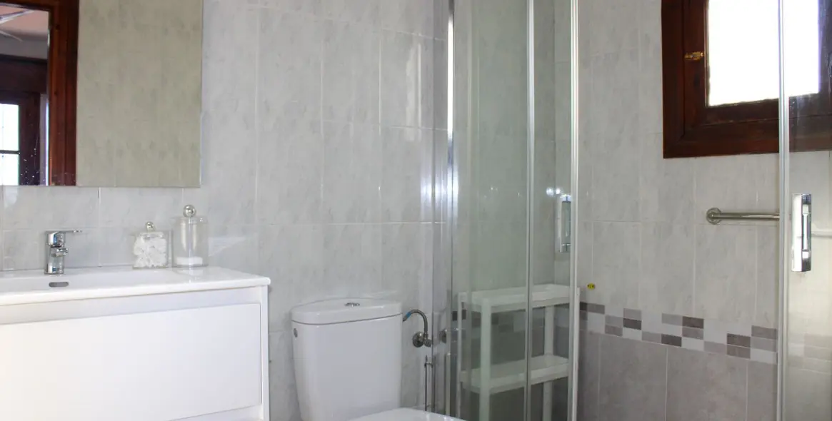 Продажа  отдельно стоящей виллы в Nerja 15