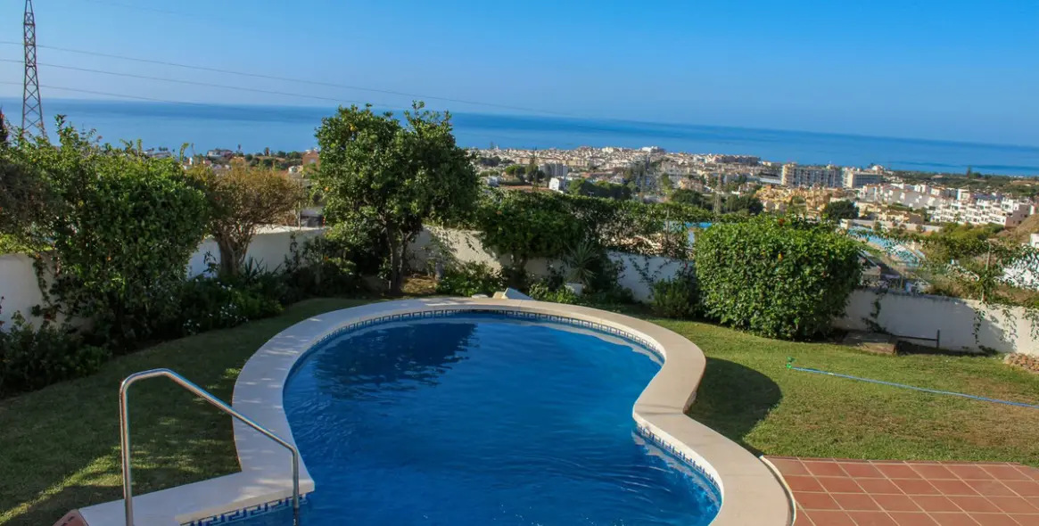Продажа  отдельно стоящей виллы в Nerja 17