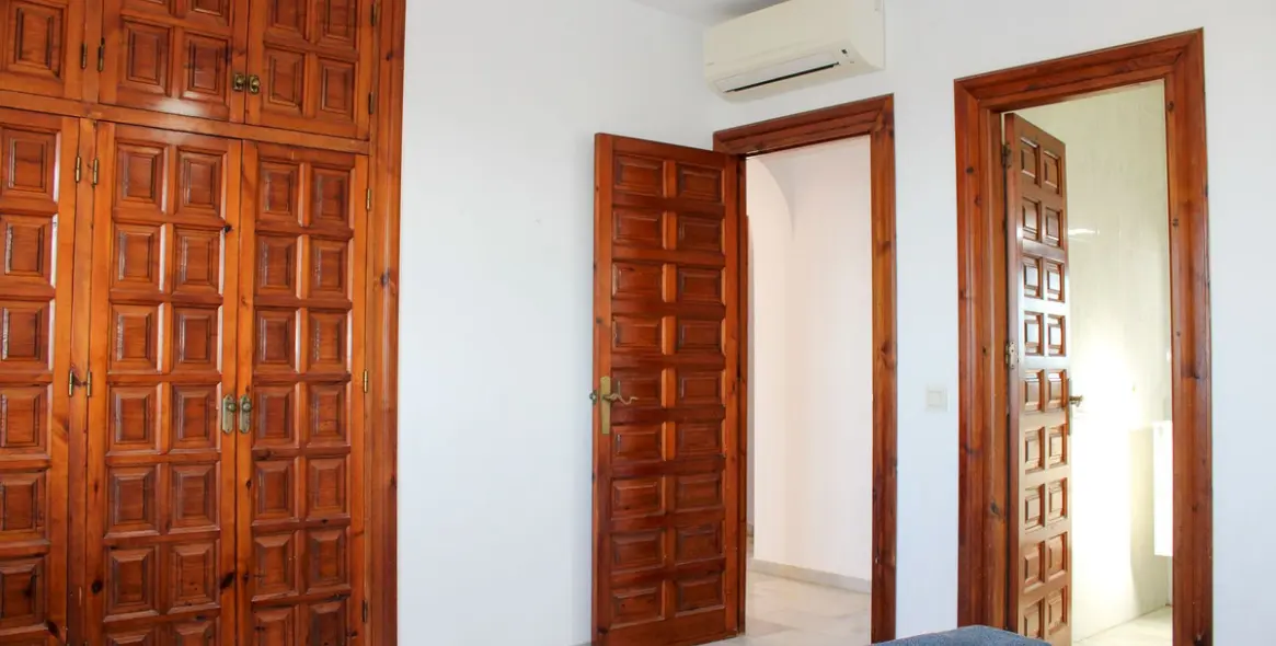 Продажа  отдельно стоящей виллы в Nerja 18