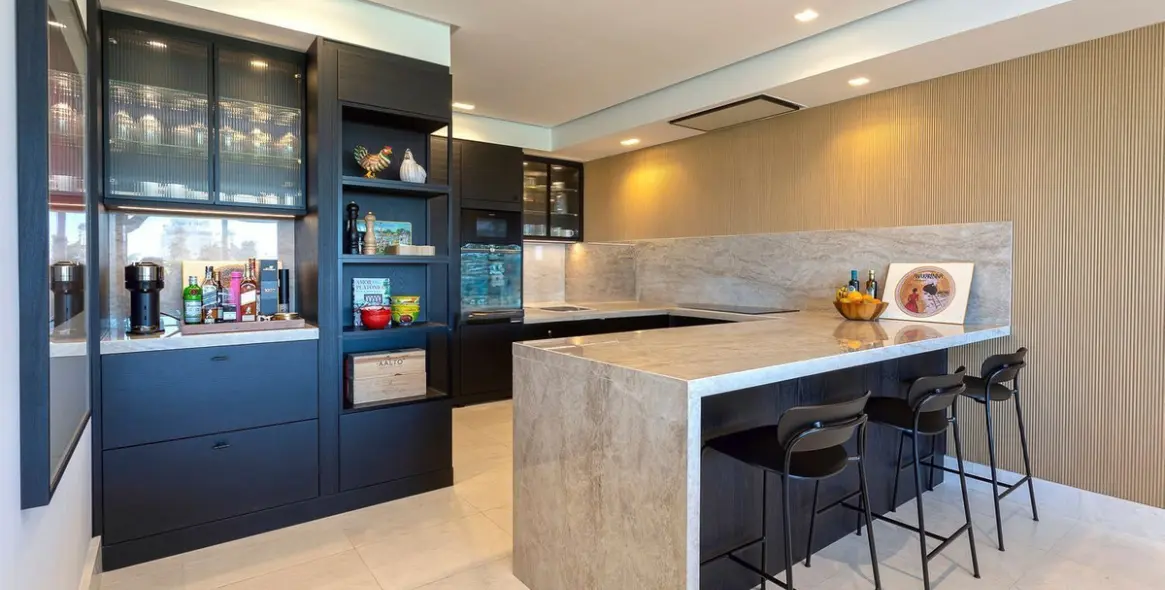 Sale of middle floor apartment in Guadalmina Alta 2