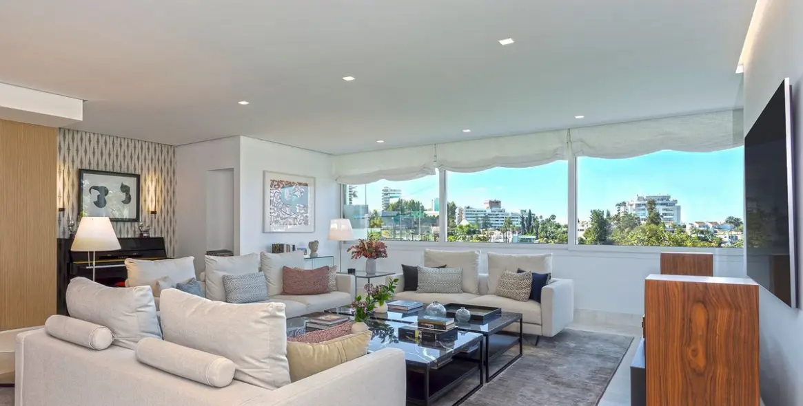 Sale of middle floor apartment in Guadalmina Alta 10