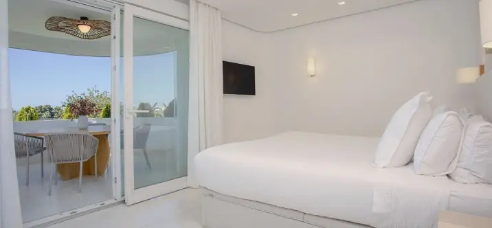 Продажа апартаментов на среднем этаже в Guadalmina Alta 2