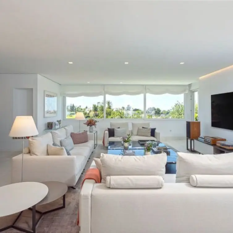 Sale of middle floor apartment in Guadalmina Alta