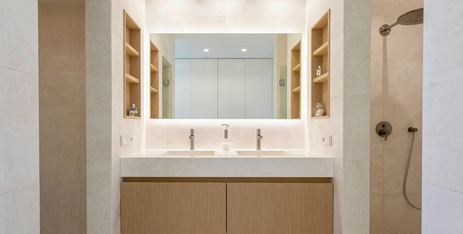 Venta de apartamento en planta media en Guadalmina Alta 4