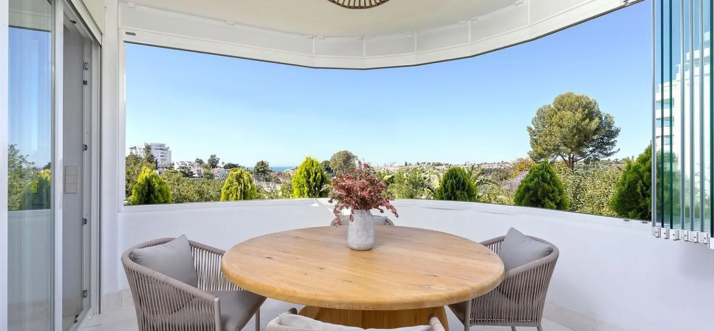 Sale of middle floor apartment in Guadalmina Alta 4