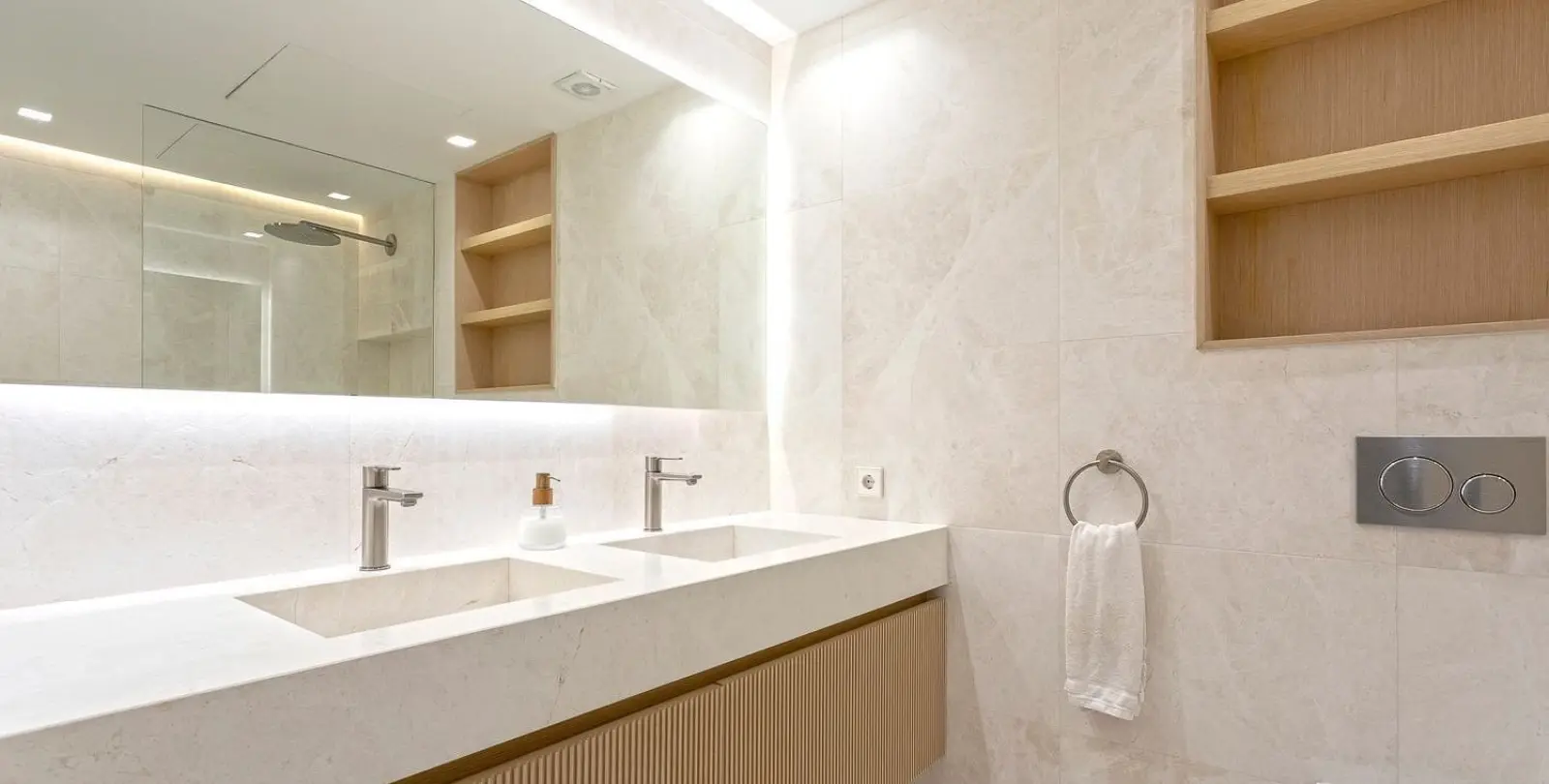Venta de apartamento en planta media en Guadalmina Alta 9
