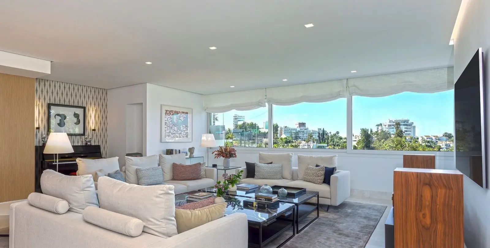 Venta de apartamento en planta media en Guadalmina Alta 10