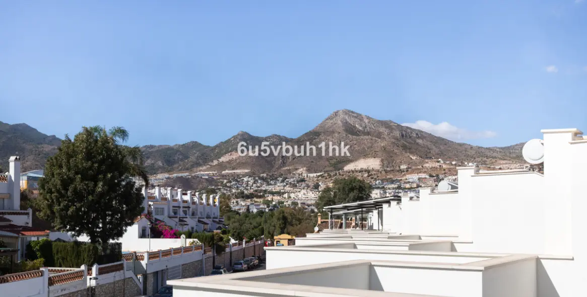 Sale of townhouse in Benalmadena Costa 18