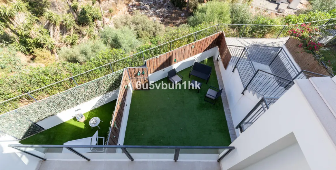 Sale of townhouse in Benalmadena Costa 19