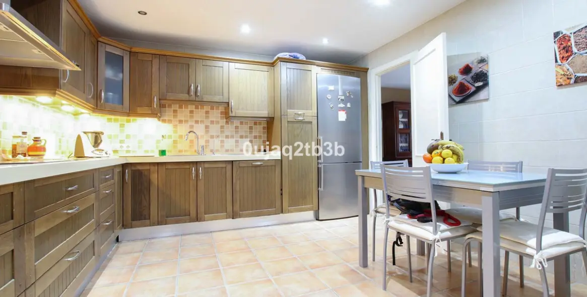 Продажа апартаментов на первом этаже в Nueva Andalucía 2