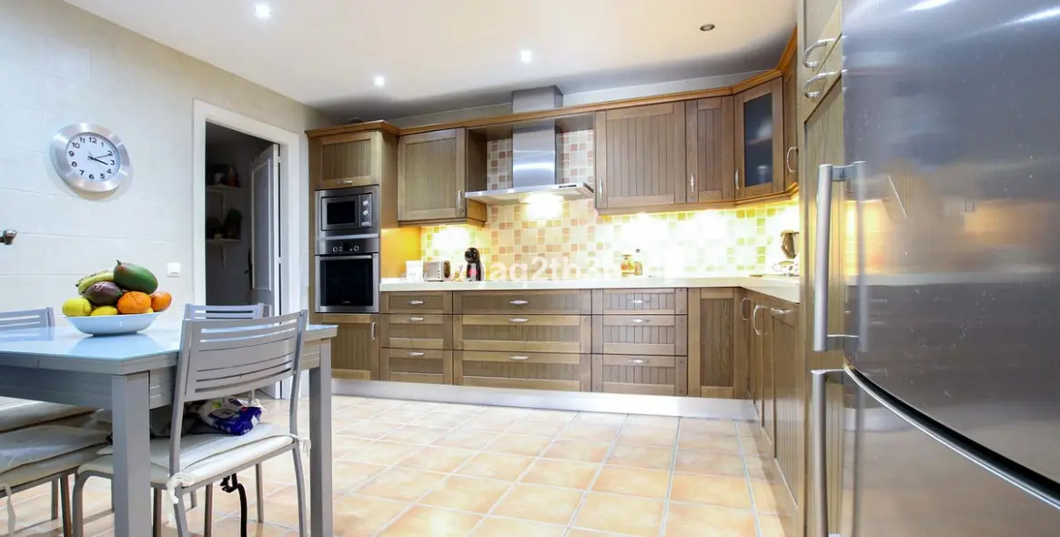 Продажа апартаментов на первом этаже в Nueva Andalucía 4