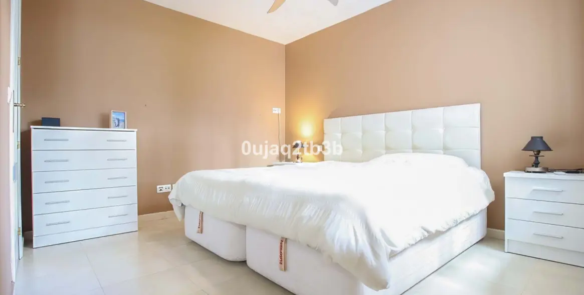 Продажа апартаментов на первом этаже в Nueva Andalucía 5