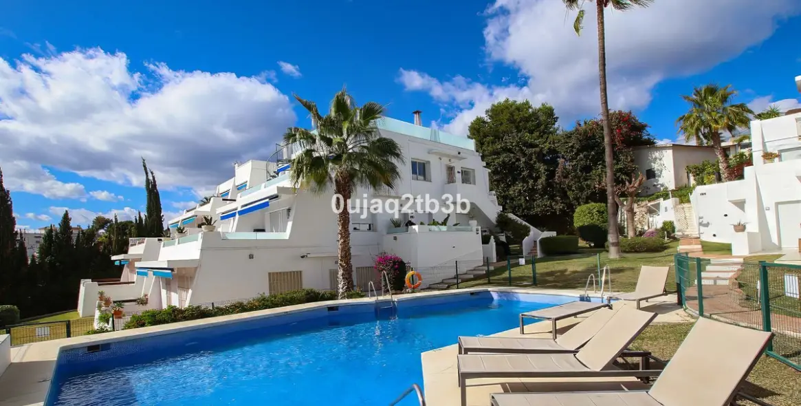 Продажа апартаментов на первом этаже в Nueva Andalucía 16