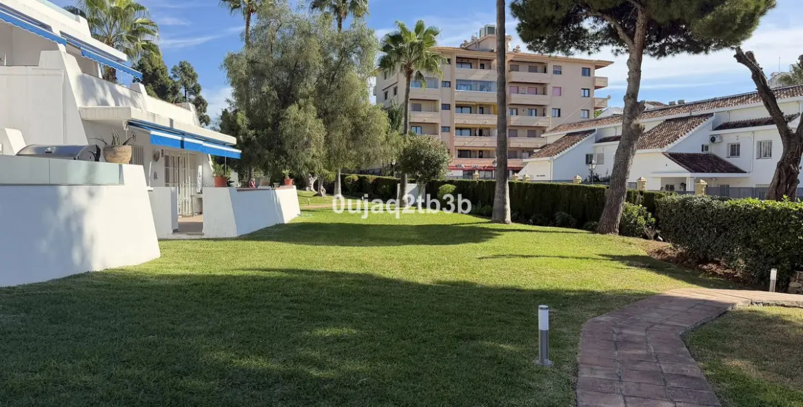 Venta de apartamento en planta baja en Nueva Andalucía 25