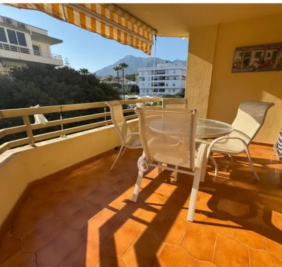 Sale of middle floor apartment in Marbella