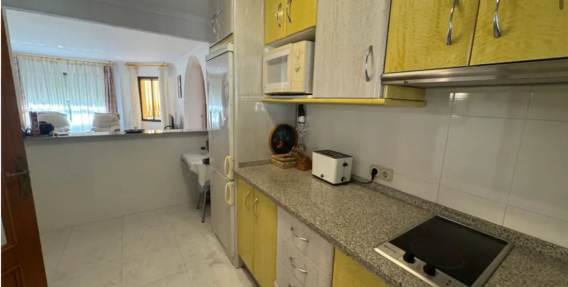 Sale of middle floor apartment in Marbella 8