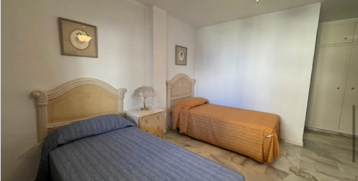 Sale of middle floor apartment in Marbella 11