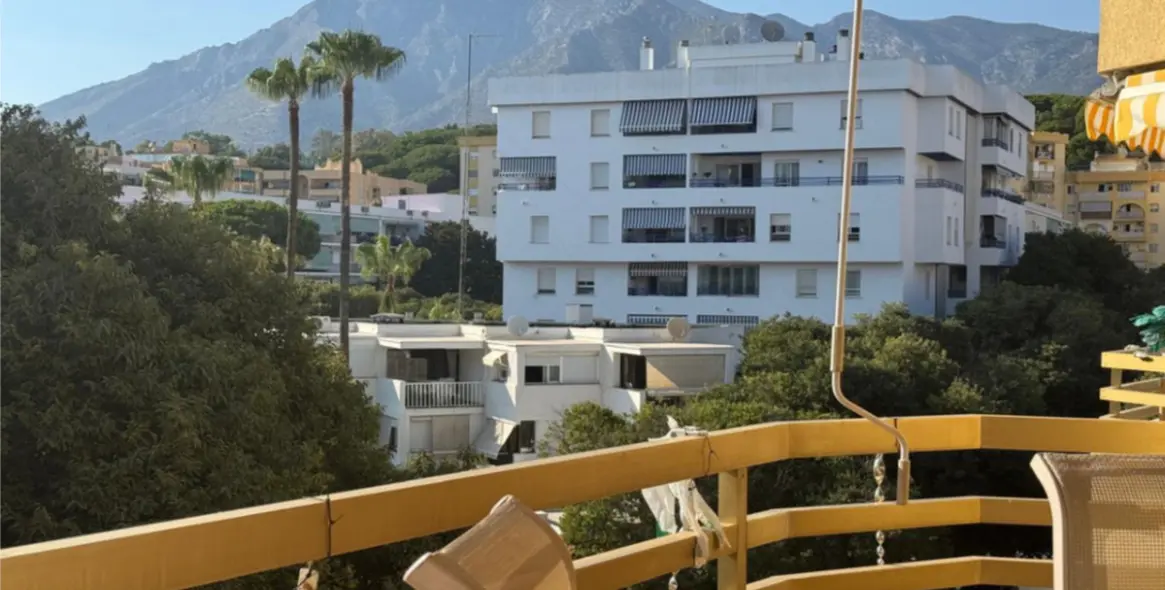 Sale of middle floor apartment in Marbella 17