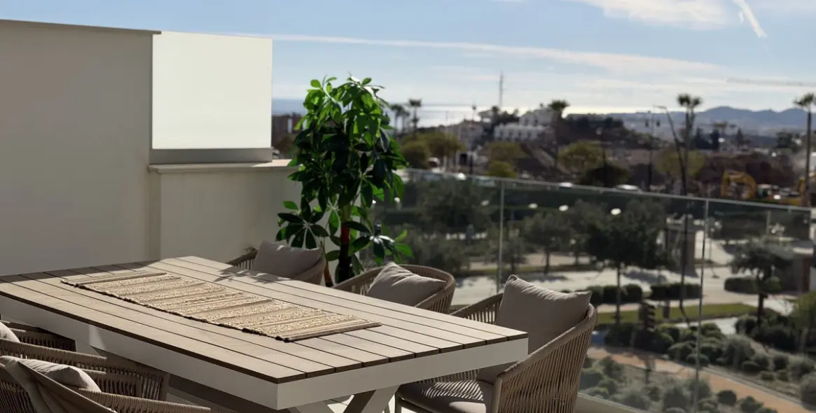 Продажа апартаментов на среднем этаже в Higueron 1