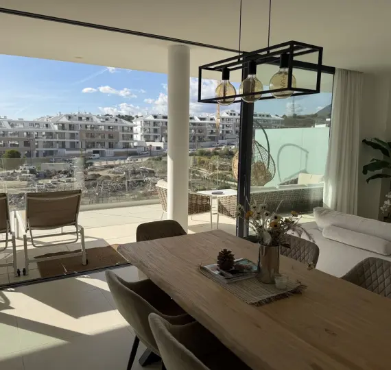 Продажа апартаментов на среднем этаже в Higueron