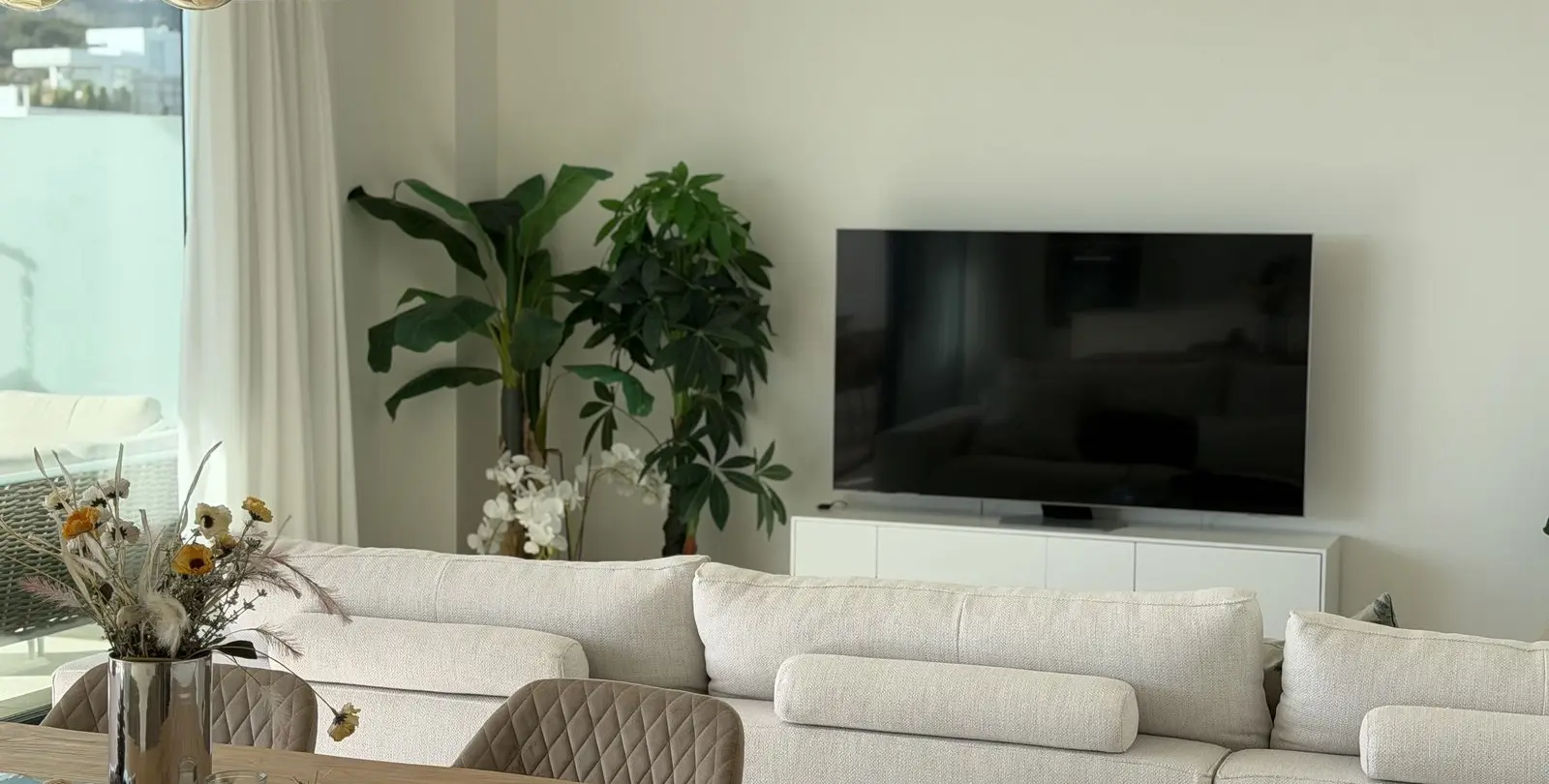 Sale of middle floor apartment in Higueron 3
