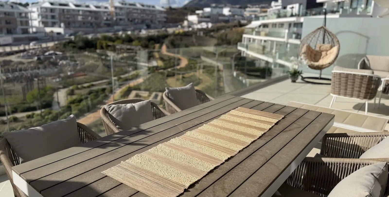 Sale of middle floor apartment in Higueron 15
