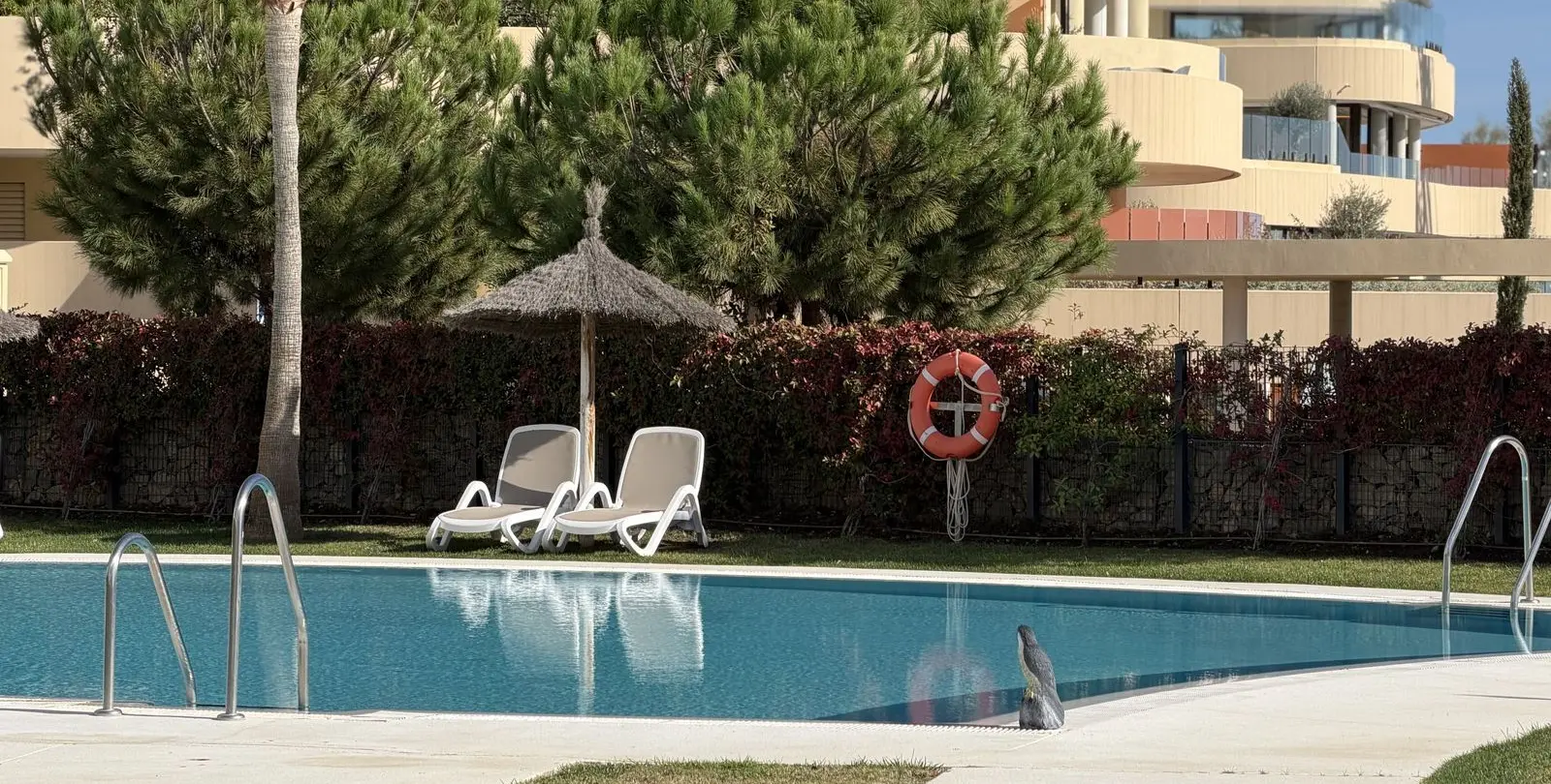 Sale of middle floor apartment in Higueron 24