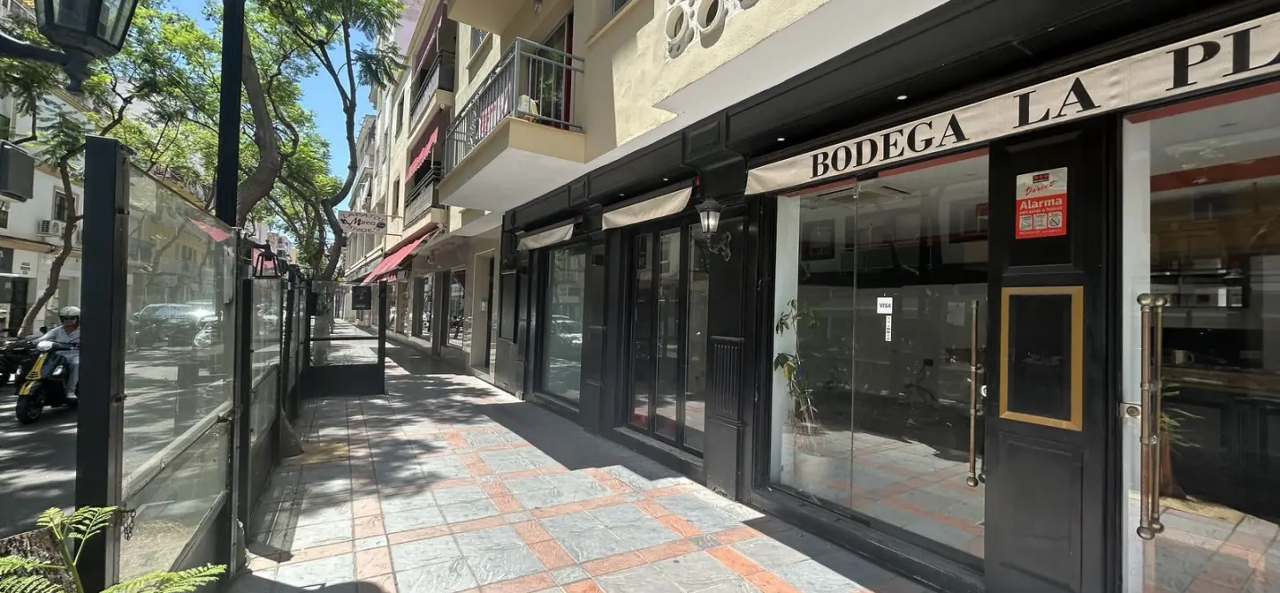 Venta de local comercial en Málaga 0