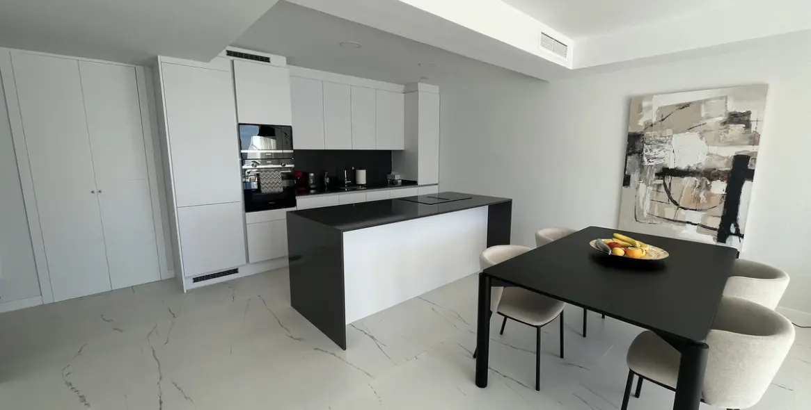 Sale of middle floor apartment in Casares 4