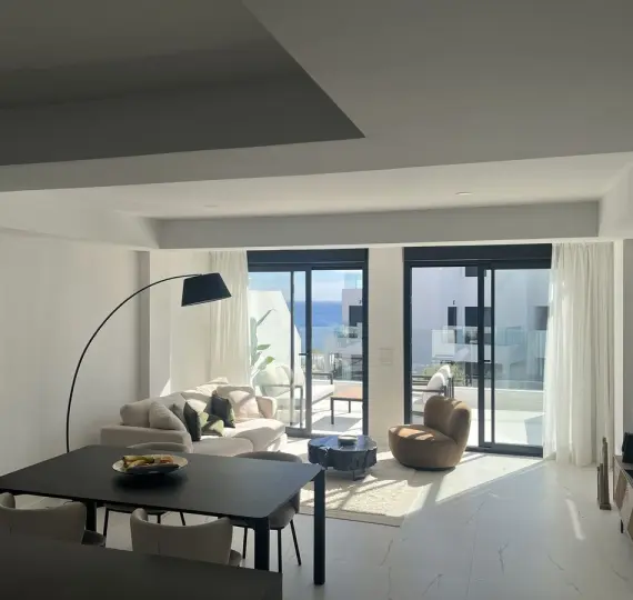 Middle floor apartment R5219524