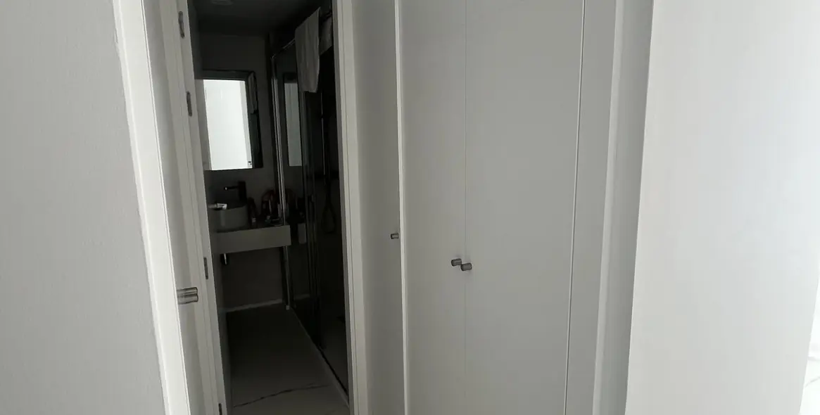 Sale of middle floor apartment in Casares 19