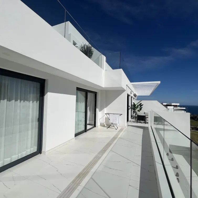 Sale of middle floor apartment in Casares