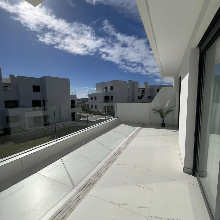 Sale of middle floor apartment in Casares