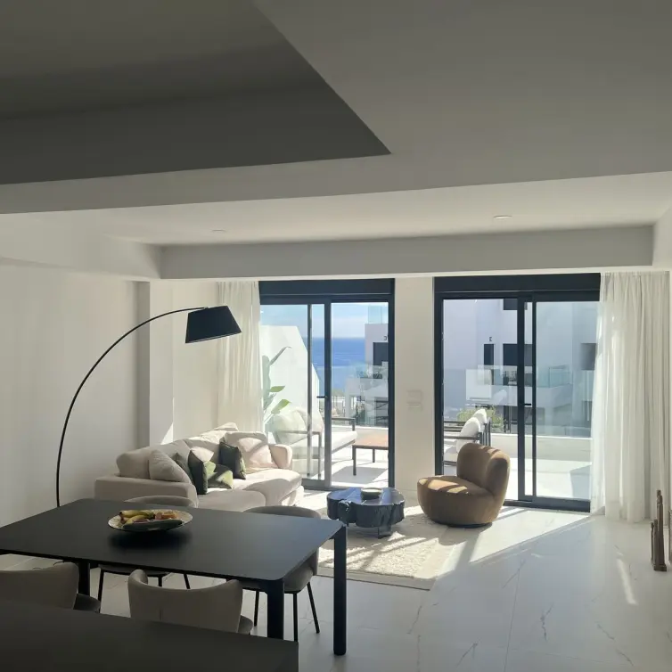 Sale of middle floor apartment in Casares