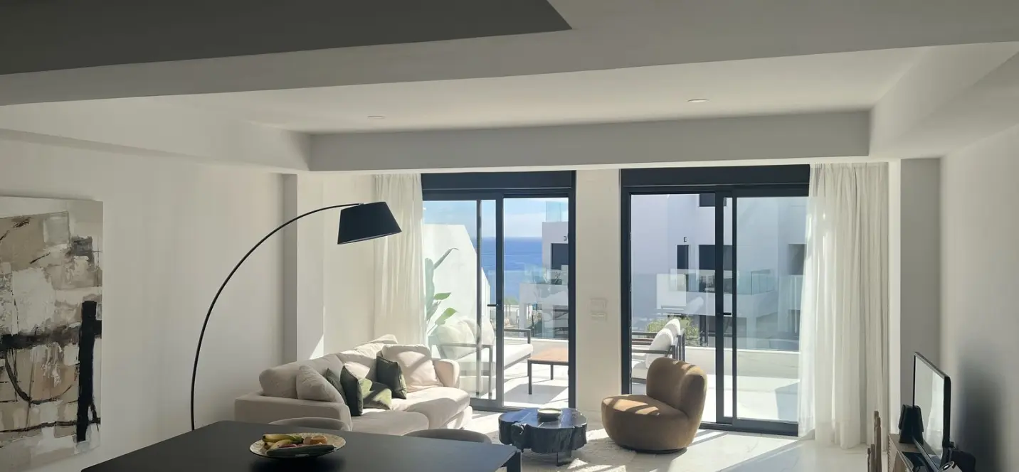 Sale of middle floor apartment in Casares 4