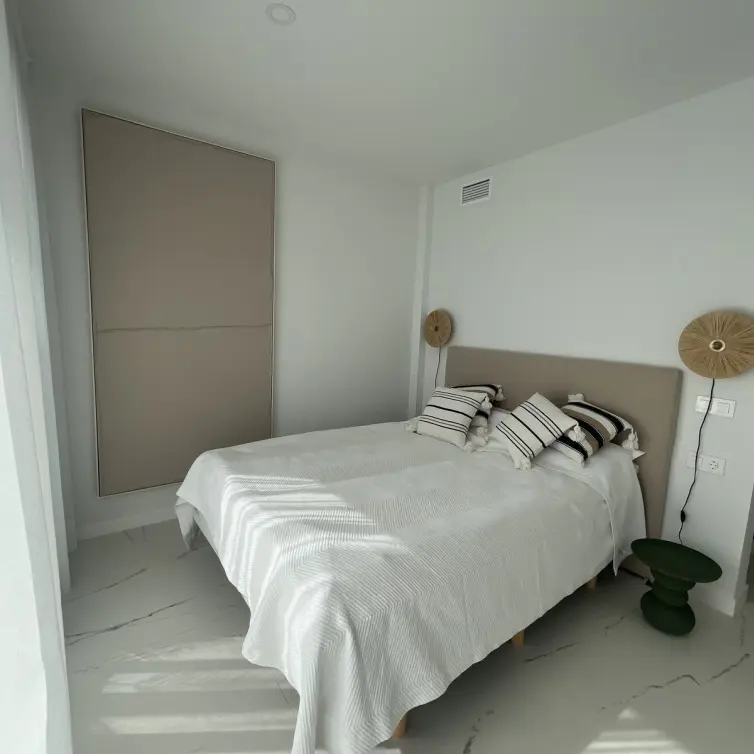 Sale of middle floor apartment in Casares