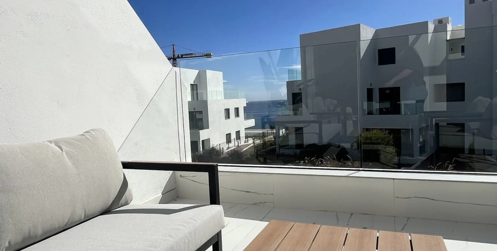 Sale of middle floor apartment in Casares 8