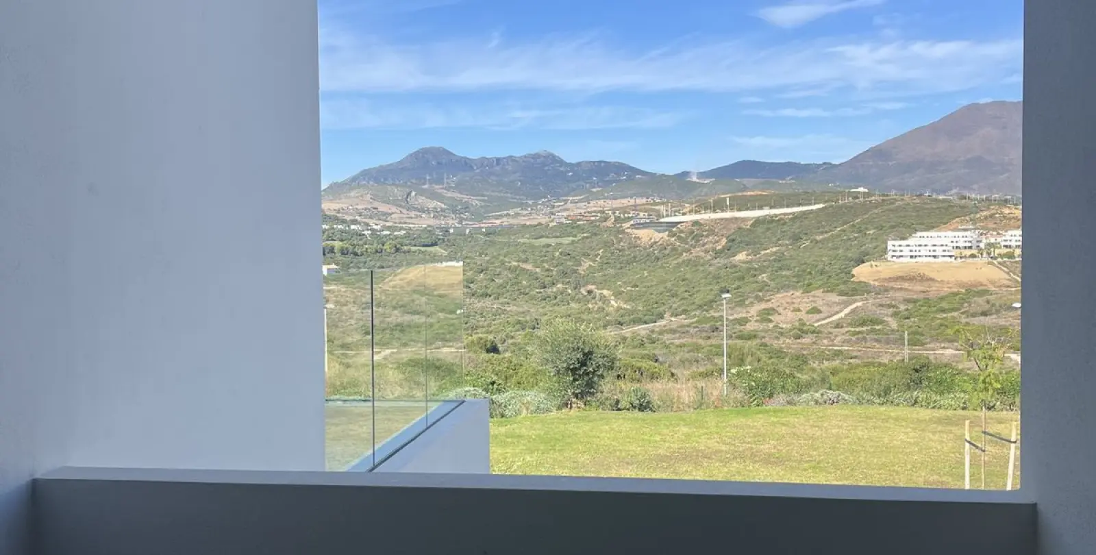 Sale of middle floor apartment in Casares 13