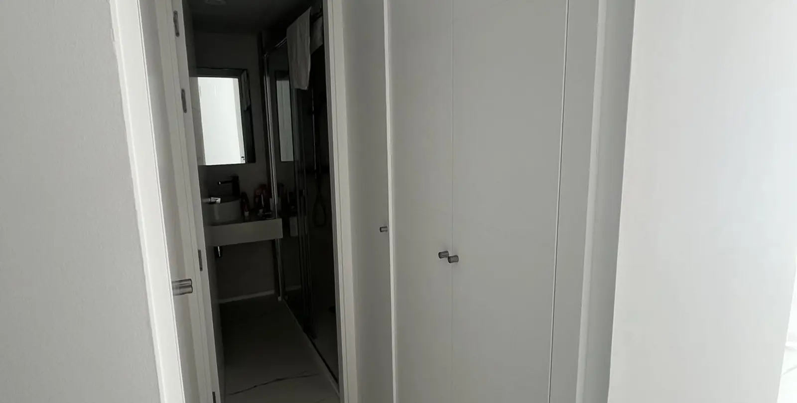 Sale of middle floor apartment in Casares 19