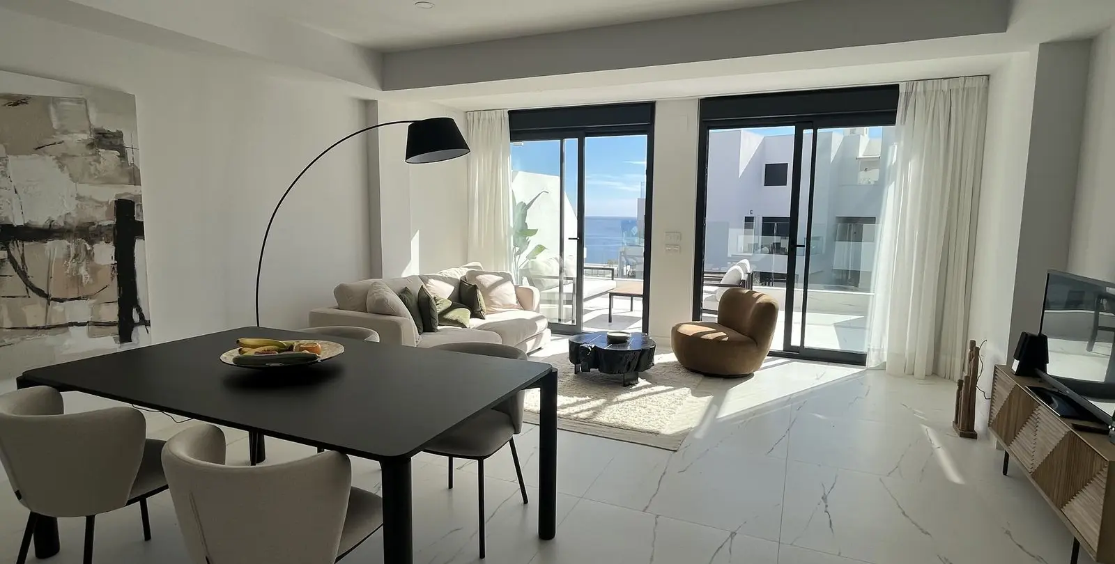 Sale of middle floor apartment in Casares 23