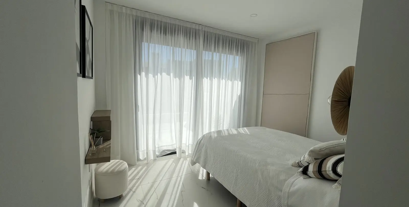 Sale of middle floor apartment in Casares 27